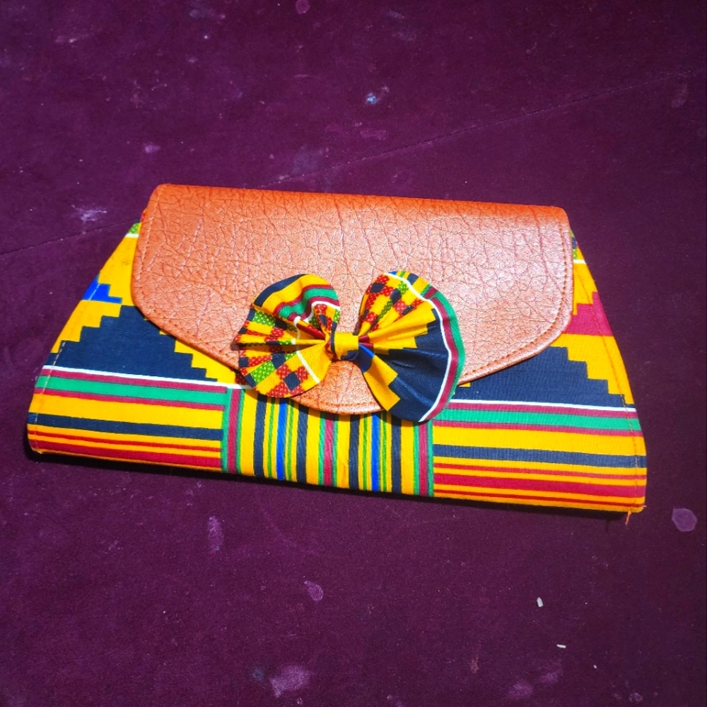 NWOT ... Stylish African Heritage African Culture purse 👛